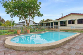 Waterfront Pet Friendly Abode Toukley NSW